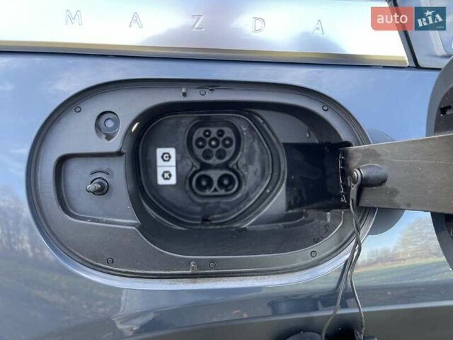 Серый Мазда MX-30, объемом двигателя 0 л и пробегом 58 тыс. км за 14300 $, фото 35 на Automoto.ua