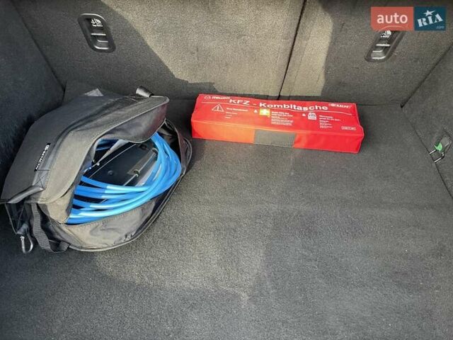 Серый Мазда MX-30, объемом двигателя 0 л и пробегом 58 тыс. км за 14300 $, фото 86 на Automoto.ua