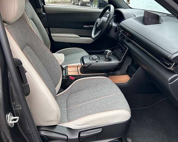 Сірий Мазда MX-30, об'ємом двигуна 0 л та пробігом 65 тис. км за 15200 $, фото 35 на Automoto.ua