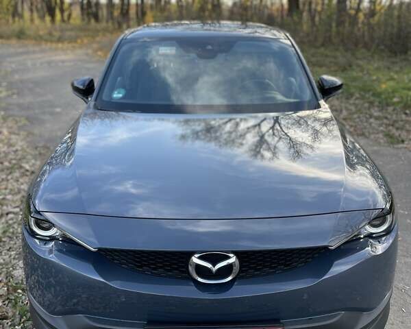 Серый Мазда MX-30, объемом двигателя 0 л и пробегом 58 тыс. км за 14300 $, фото 27 на Automoto.ua