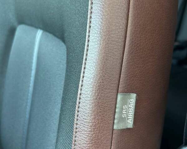 Серый Мазда MX-30, объемом двигателя 0 л и пробегом 61 тыс. км за 16200 $, фото 23 на Automoto.ua