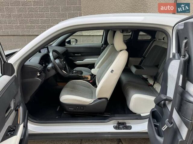 Серый Мазда MX-30, объемом двигателя 0 л и пробегом 115 тыс. км за 13900 $, фото 11 на Automoto.ua