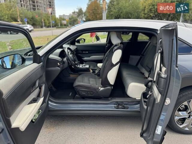 Серый Мазда MX-30, объемом двигателя 0 л и пробегом 24 тыс. км за 16800 $, фото 6 на Automoto.ua