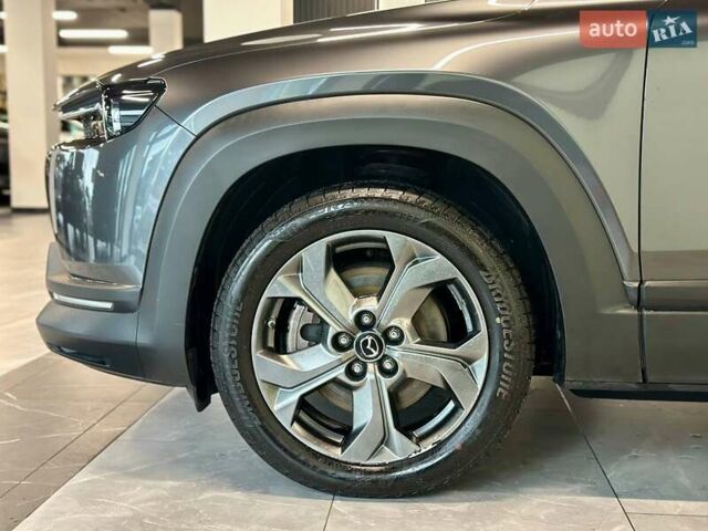 Серый Мазда MX-30, объемом двигателя 0 л и пробегом 67 тыс. км за 14700 $, фото 5 на Automoto.ua