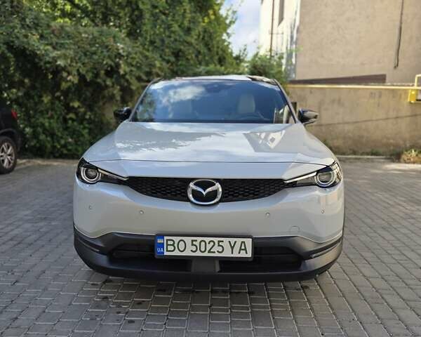 Серый Мазда MX-30, объемом двигателя 0 л и пробегом 24 тыс. км за 17900 $, фото 2 на Automoto.ua