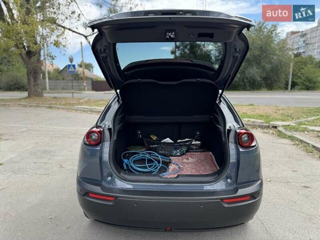 Серый Мазда MX-30, объемом двигателя 0 л и пробегом 24 тыс. км за 16800 $, фото 5 на Automoto.ua