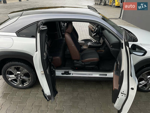 Сірий Мазда MX-30, об'ємом двигуна 0 л та пробігом 42 тис. км за 19500 $, фото 30 на Automoto.ua