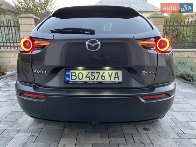 Серый Мазда MX-30, объемом двигателя 0 л и пробегом 69 тыс. км за 16000 $, фото 3 на Automoto.ua