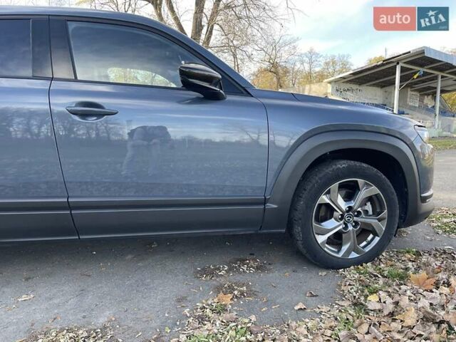 Серый Мазда MX-30, объемом двигателя 0 л и пробегом 58 тыс. км за 14300 $, фото 22 на Automoto.ua