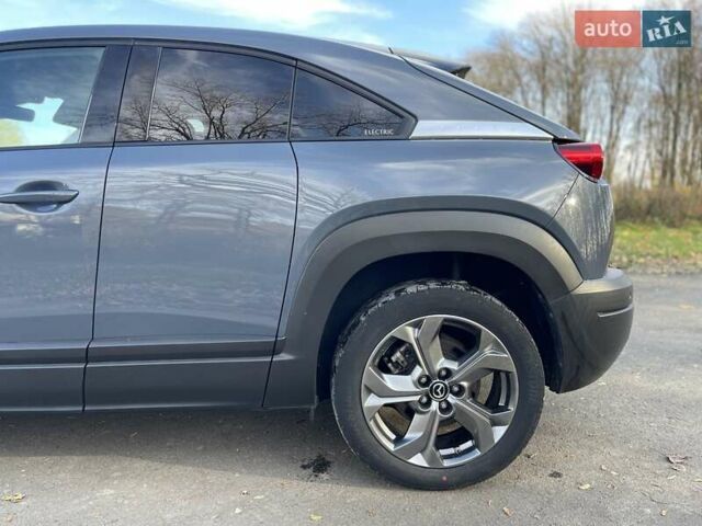 Серый Мазда MX-30, объемом двигателя 0 л и пробегом 58 тыс. км за 14300 $, фото 6 на Automoto.ua