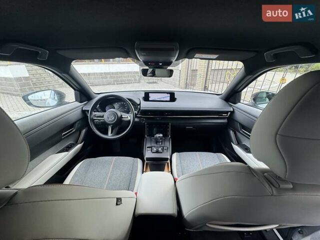 Серый Мазда MX-30, объемом двигателя 0 л и пробегом 115 тыс. км за 13900 $, фото 1 на Automoto.ua