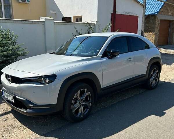 Серый Мазда MX-30, объемом двигателя 0 л и пробегом 61 тыс. км за 16200 $, фото 3 на Automoto.ua