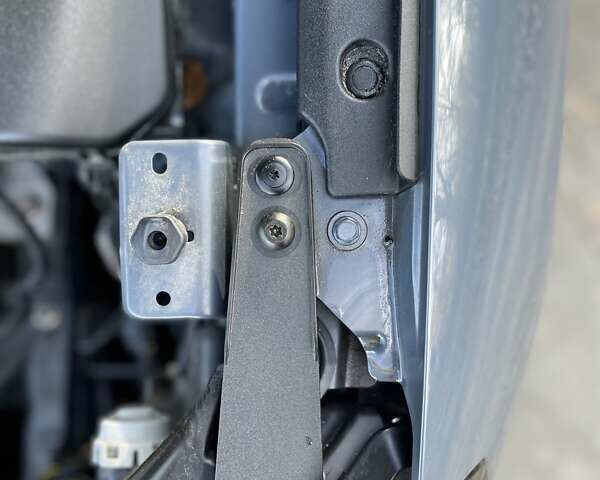 Серый Мазда MX-30, объемом двигателя 0 л и пробегом 58 тыс. км за 14300 $, фото 55 на Automoto.ua