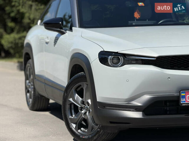 Сірий Мазда MX-30, об'ємом двигуна 0 л та пробігом 55 тис. км за 14800 $, фото 7 на Automoto.ua