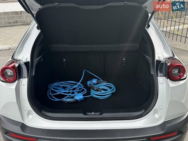 Серый Мазда MX-30, объемом двигателя 0 л и пробегом 115 тыс. км за 13900 $, фото 19 на Automoto.ua