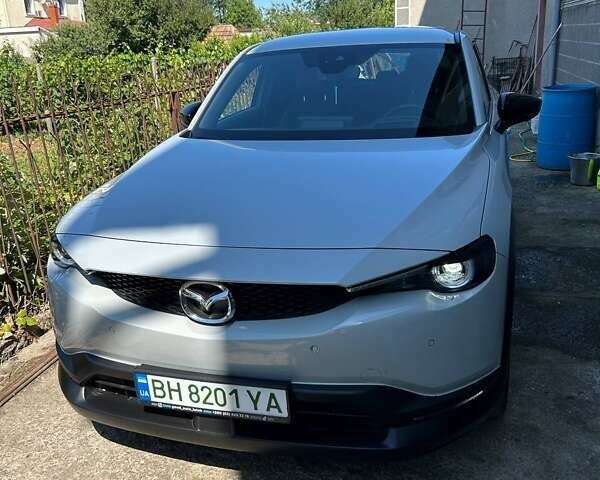 Серый Мазда MX-30, объемом двигателя 0 л и пробегом 61 тыс. км за 16200 $, фото 2 на Automoto.ua