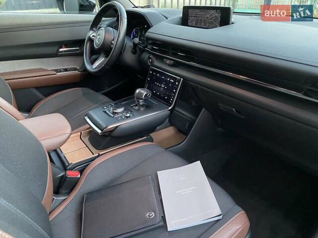 Серый Мазда MX-30, объемом двигателя 0 л и пробегом 69 тыс. км за 16000 $, фото 2 на Automoto.ua