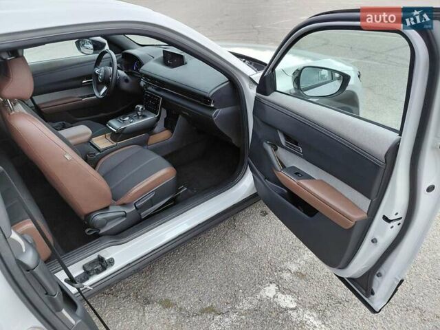 Мазда MX-30 2020 в Днепре (Днепропетровске) на Automoto.ua Серый Мазда MX-30, объемом двигателя 0 л и пробегом 109 тыс. км за 13999 $, фото 12 на Automoto.ua