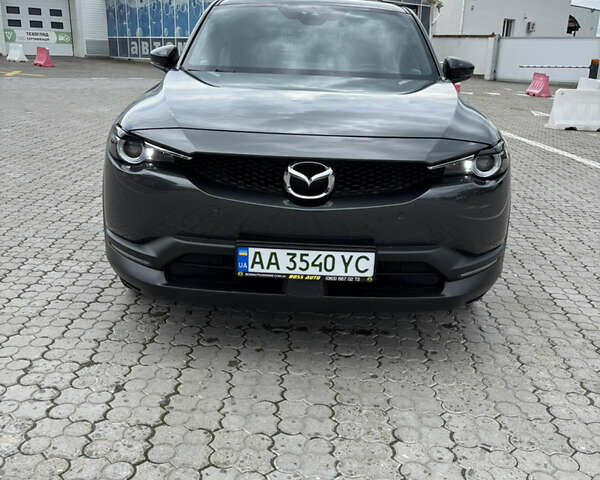 Серый Мазда MX-30, объемом двигателя 0 л и пробегом 63 тыс. км за 18687 $, фото 1 на Automoto.ua