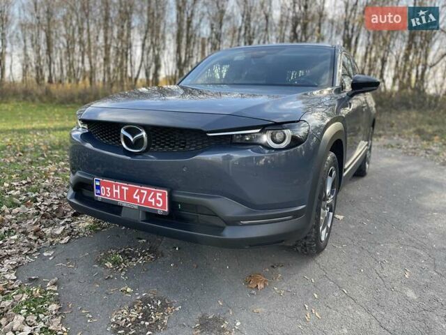 Серый Мазда MX-30, объемом двигателя 0 л и пробегом 58 тыс. км за 14300 $, фото 1 на Automoto.ua