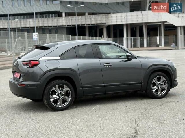 Серый Мазда MX-30, объемом двигателя 0 л и пробегом 22 тыс. км за 15200 $, фото 17 на Automoto.ua