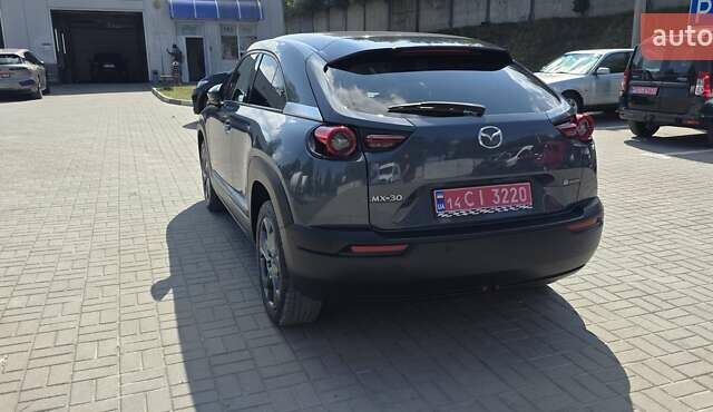 Сірий Мазда MX-30, об'ємом двигуна 0 л та пробігом 57 тис. км за 14777 $, фото 31 на Automoto.ua