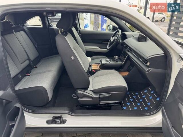 Серый Мазда MX-30, объемом двигателя 0 л и пробегом 65 тыс. км за 14500 $, фото 33 на Automoto.ua