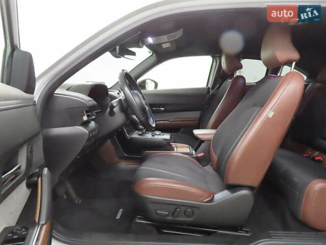 Серый Мазда MX-30, объемом двигателя 0 л и пробегом 44 тыс. км за 14300 $, фото 3 на Automoto.ua