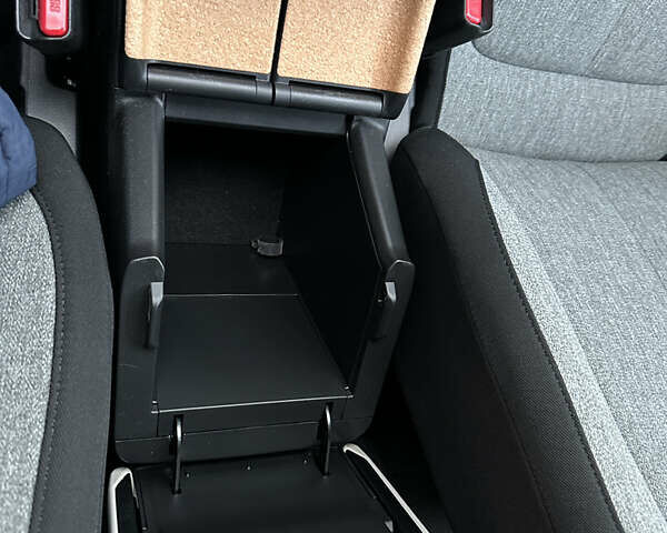 Серый Мазда MX-30, объемом двигателя 0 л и пробегом 39 тыс. км за 14900 $, фото 29 на Automoto.ua