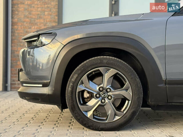 Серый Мазда MX-30, объемом двигателя 0 л и пробегом 89 тыс. км за 13400 $, фото 24 на Automoto.ua