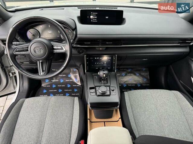 Серый Мазда MX-30, объемом двигателя 0 л и пробегом 65 тыс. км за 14500 $, фото 3 на Automoto.ua