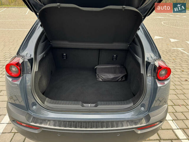 Серый Мазда MX-30, объемом двигателя 0 л и пробегом 43 тыс. км за 14499 $, фото 91 на Automoto.ua