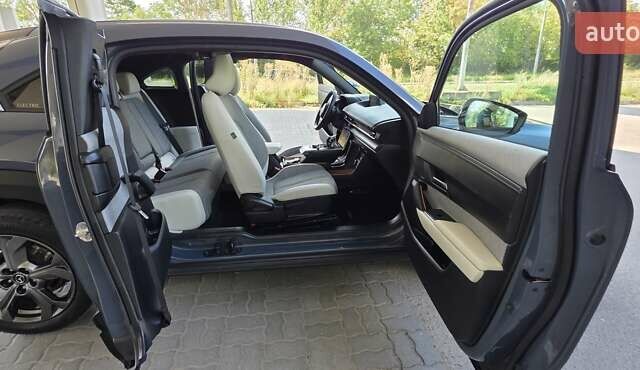 Сірий Мазда MX-30, об'ємом двигуна 0 л та пробігом 57 тис. км за 14777 $, фото 77 на Automoto.ua