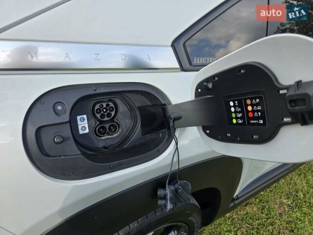 Сірий Мазда MX-30, об'ємом двигуна 0 л та пробігом 39 тис. км за 14600 $, фото 31 на Automoto.ua