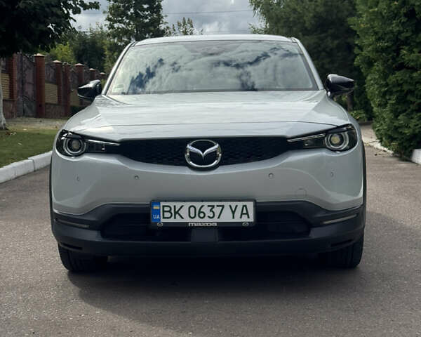 Серый Мазда MX-30, объемом двигателя 0 л и пробегом 74 тыс. км за 13499 $, фото 1 на Automoto.ua