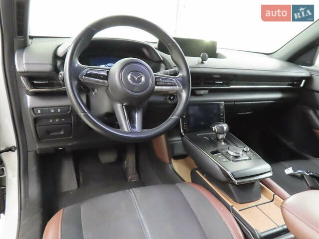 Серый Мазда MX-30, объемом двигателя 0 л и пробегом 44 тыс. км за 14300 $, фото 2 на Automoto.ua