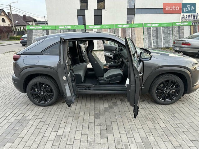 Серый Мазда MX-30, объемом двигателя 0 л и пробегом 39 тыс. км за 14900 $, фото 20 на Automoto.ua