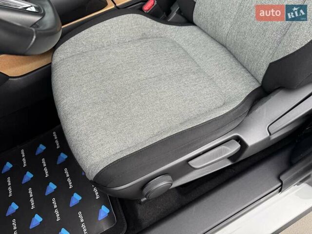 Серый Мазда MX-30, объемом двигателя 0 л и пробегом 65 тыс. км за 14500 $, фото 19 на Automoto.ua