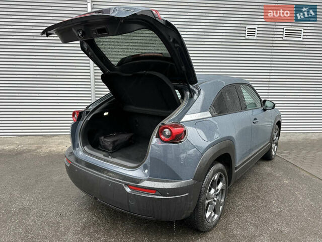 Серый Мазда MX-30, объемом двигателя 0 л и пробегом 85 тыс. км за 14500 $, фото 32 на Automoto.ua