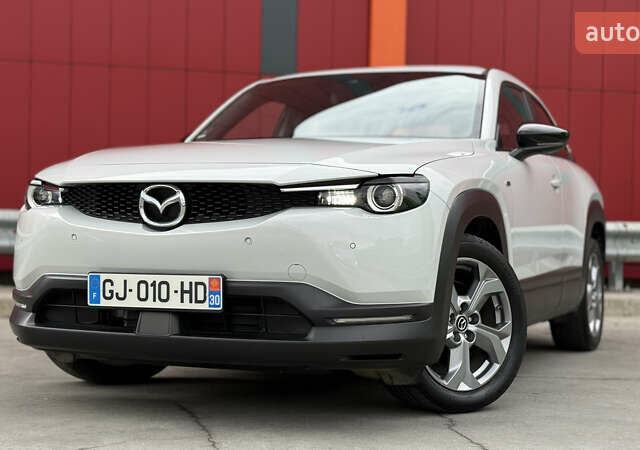 Серый Мазда MX-30, объемом двигателя 0 л и пробегом 35 тыс. км за 16100 $, фото 1 на Automoto.ua