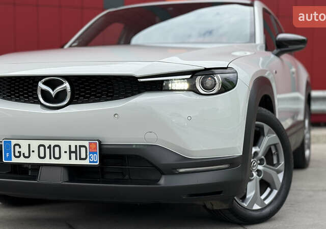 Серый Мазда MX-30, объемом двигателя 0 л и пробегом 35 тыс. км за 16100 $, фото 5 на Automoto.ua