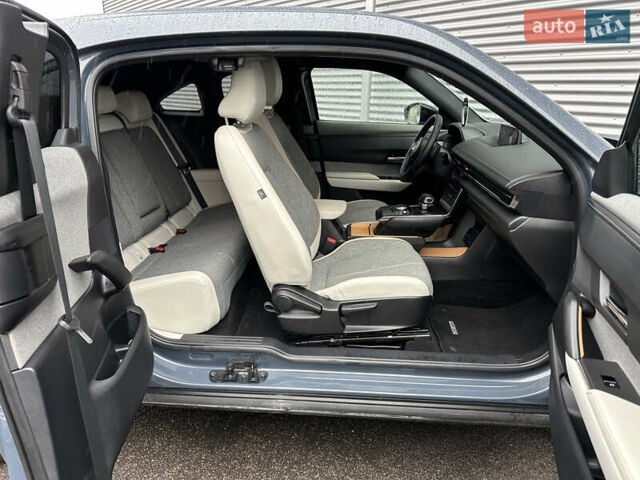 Серый Мазда MX-30, объемом двигателя 0 л и пробегом 85 тыс. км за 14500 $, фото 23 на Automoto.ua