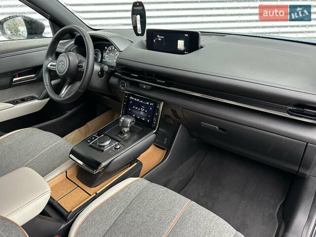 Серый Мазда MX-30, объемом двигателя 0 л и пробегом 85 тыс. км за 14500 $, фото 27 на Automoto.ua