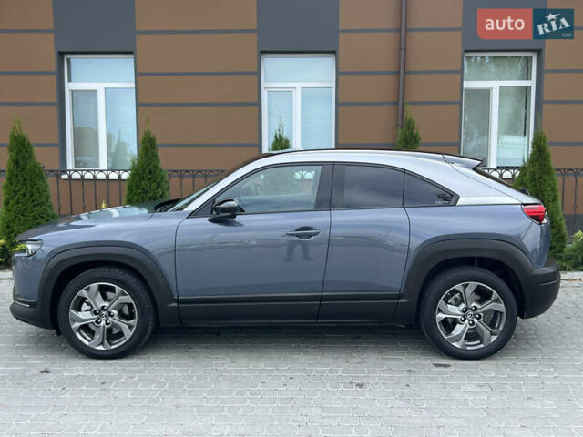 Синий Мазда MX-30, объемом двигателя 0 л и пробегом 58 тыс. км за 13999 $, фото 2 на Automoto.ua