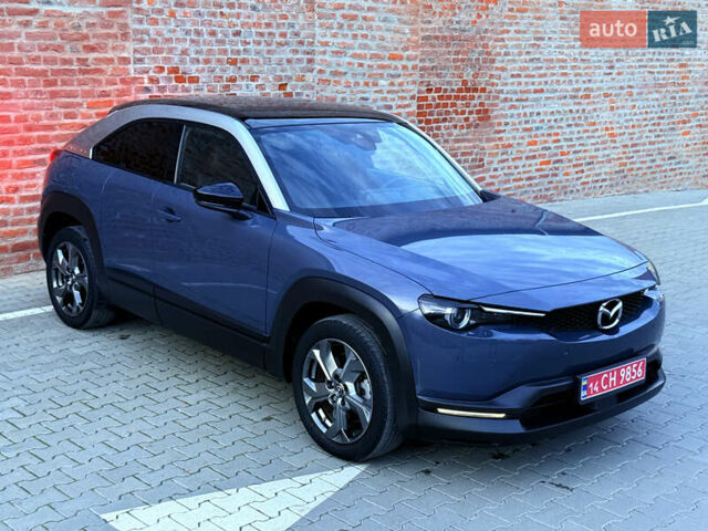 Синий Мазда MX-30, объемом двигателя 0 л и пробегом 55 тыс. км за 14750 $, фото 4 на Automoto.ua
