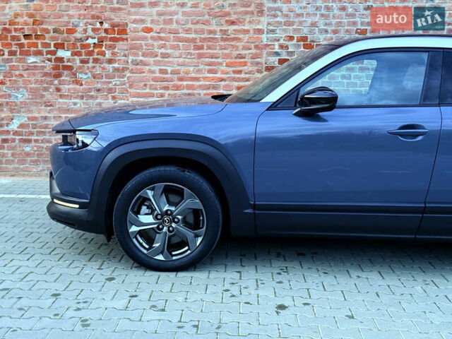 Синий Мазда MX-30, объемом двигателя 0 л и пробегом 55 тыс. км за 14750 $, фото 16 на Automoto.ua