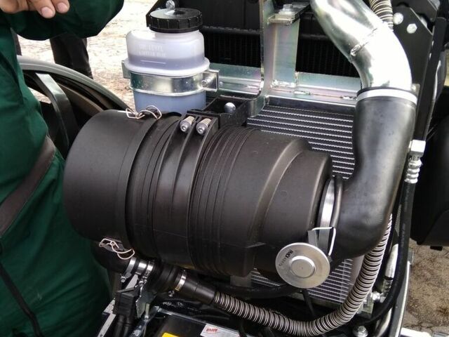 Червоний МакКормік Другая, об'ємом двигуна 0 л та пробігом 0 тис. км за 65129 $, фото 1 на Automoto.ua