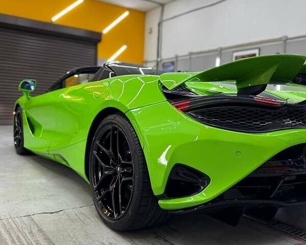 Зеленый МакЛарен 765, объемом двигателя 4 л и пробегом 1 тыс. км за 370000 $, фото 2 на Automoto.ua