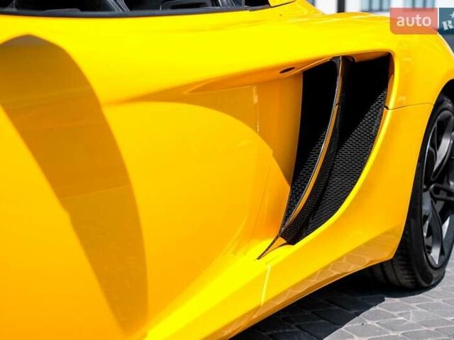 Желтый МакЛарен МП4, объемом двигателя 3.8 л и пробегом 26 тыс. км за 150000 $, фото 10 на Automoto.ua