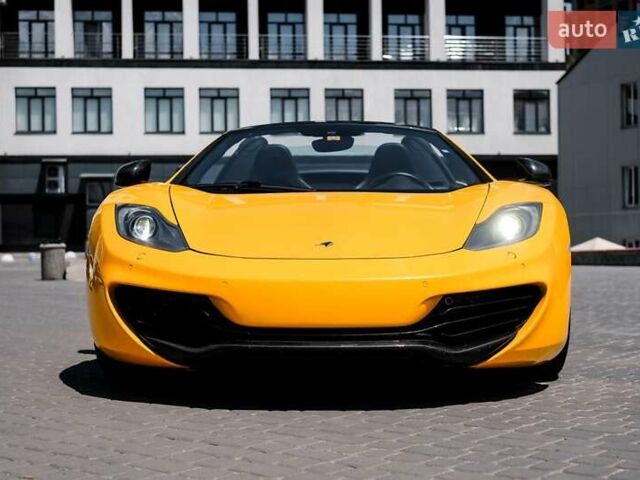 Желтый МакЛарен МП4, объемом двигателя 3.8 л и пробегом 26 тыс. км за 150000 $, фото 8 на Automoto.ua